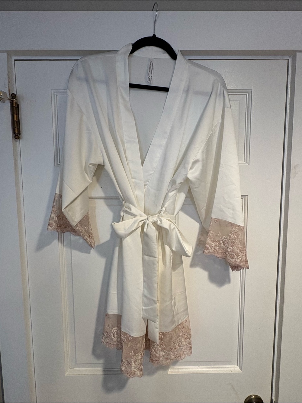 Flora Nikrooz size medium Rosa Charmeuse Kimono